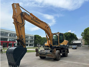 Excavadora de ruedas HYUNDAI