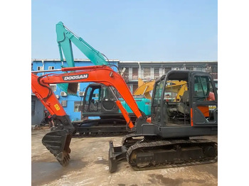 Excavadora de cadenas DOOSAN DX60