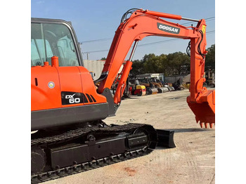 Excavadora de cadenas DOOSAN DH60-7