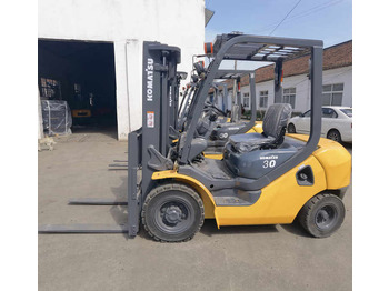 Carretilla elevadora diésel Used Forklift komatsu 3 Ton Triplex Mast Stage 4.5m Secondhand Japan Forklift: foto 4