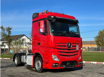 Camión caja cerrada MERCEDES-BENZ Actros