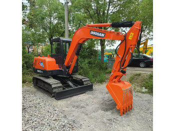 Excavadora de cadenas DOOSAN DH60