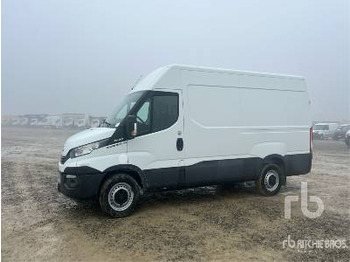 Camión caja cerrada IVECO Daily 35s14