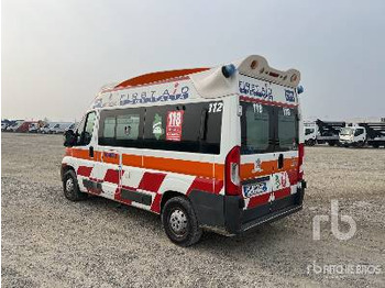 Ambulancia PEUGEOT BOXER 4x2: foto 2