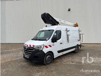 Camión con plataforma elevadora RENAULT Master