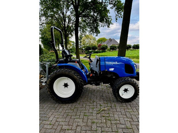 Tractor NEW HOLLAND Boomer