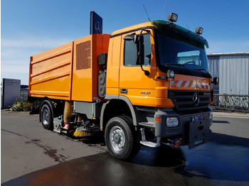 Barredora vial nuevo Mercedes-Benz Actros 2032 A 4x4 Bucher STKF 9500 Airport: foto 4