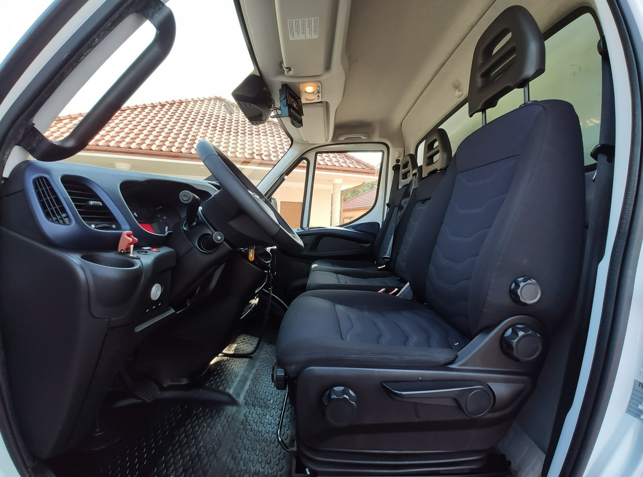 Leasing financiero de Iveco Daily 70C18 Mroźnia Ściana Grodziowa Podwójny Parownik leasing Iveco Daily 70C18 Mroźnia Ściana Grodziowa Podwójny Parownik: foto 30