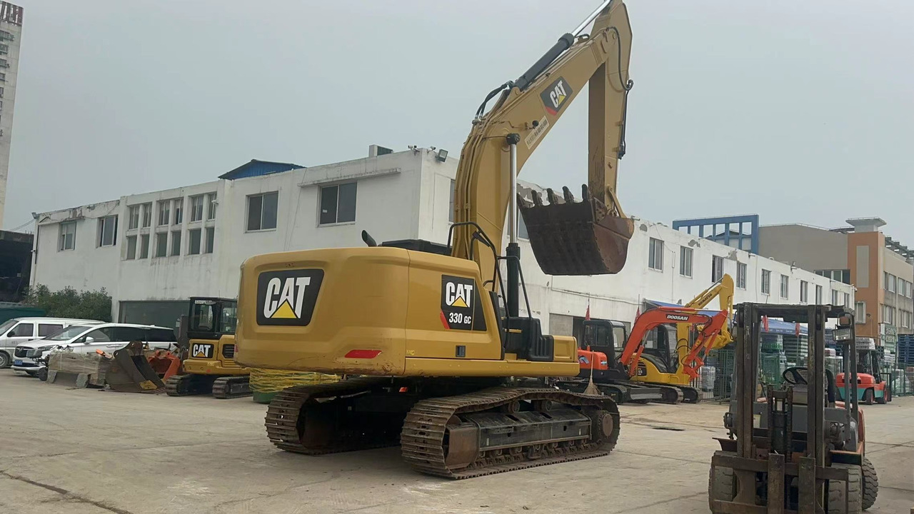 Excavadora de cadenas CATERPILLAR 330GC: foto 1