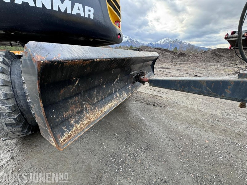 Excavadora 2019 Yanmar B110W Hjulgraver - Firehjulsstyring - Sentralsmøring - Dumperhenger - Tiltrotator - Pusskuffe - Smalskuffe - Graveskuffe - Hydraulisk vibroplate - Pallegafler: foto 19