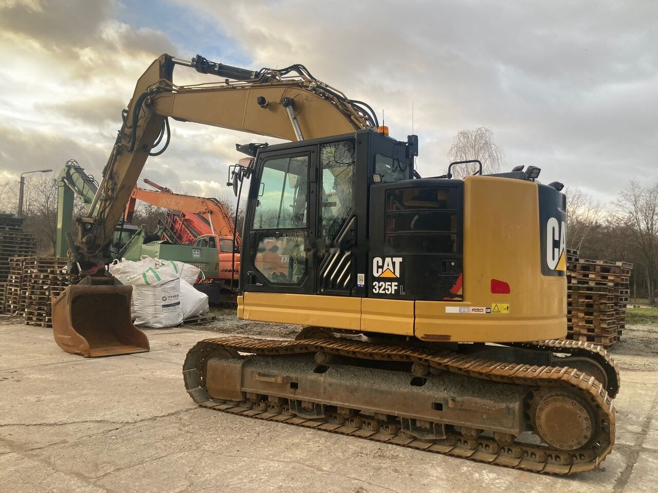 Excavadora de cadenas Caterpillar 325 F LCR Rototylt: foto 10