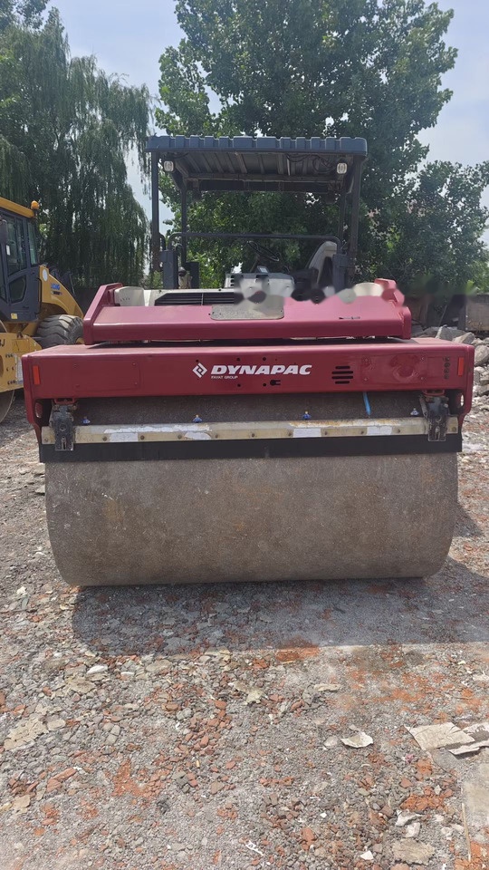 Apisonadora de asfalto DYNAPAC CC624HF: foto 1
