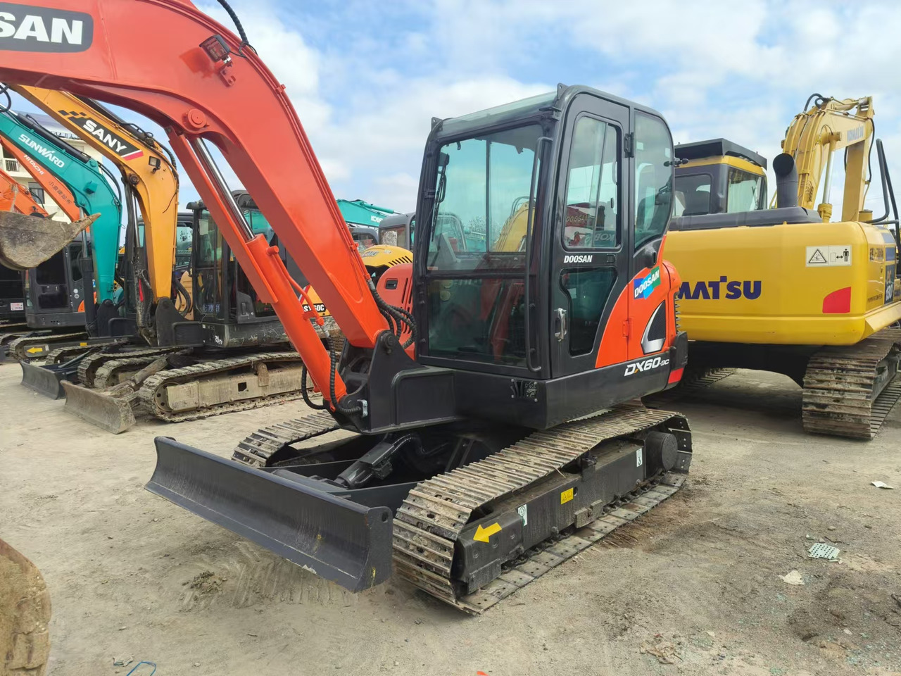 Excavadora de cadenas DOOSAN DX60: foto 7