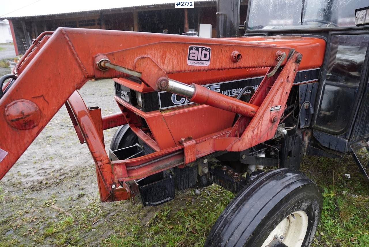 Tractor 1989 Case International 585 XL w/ Quicke Loader: foto 33