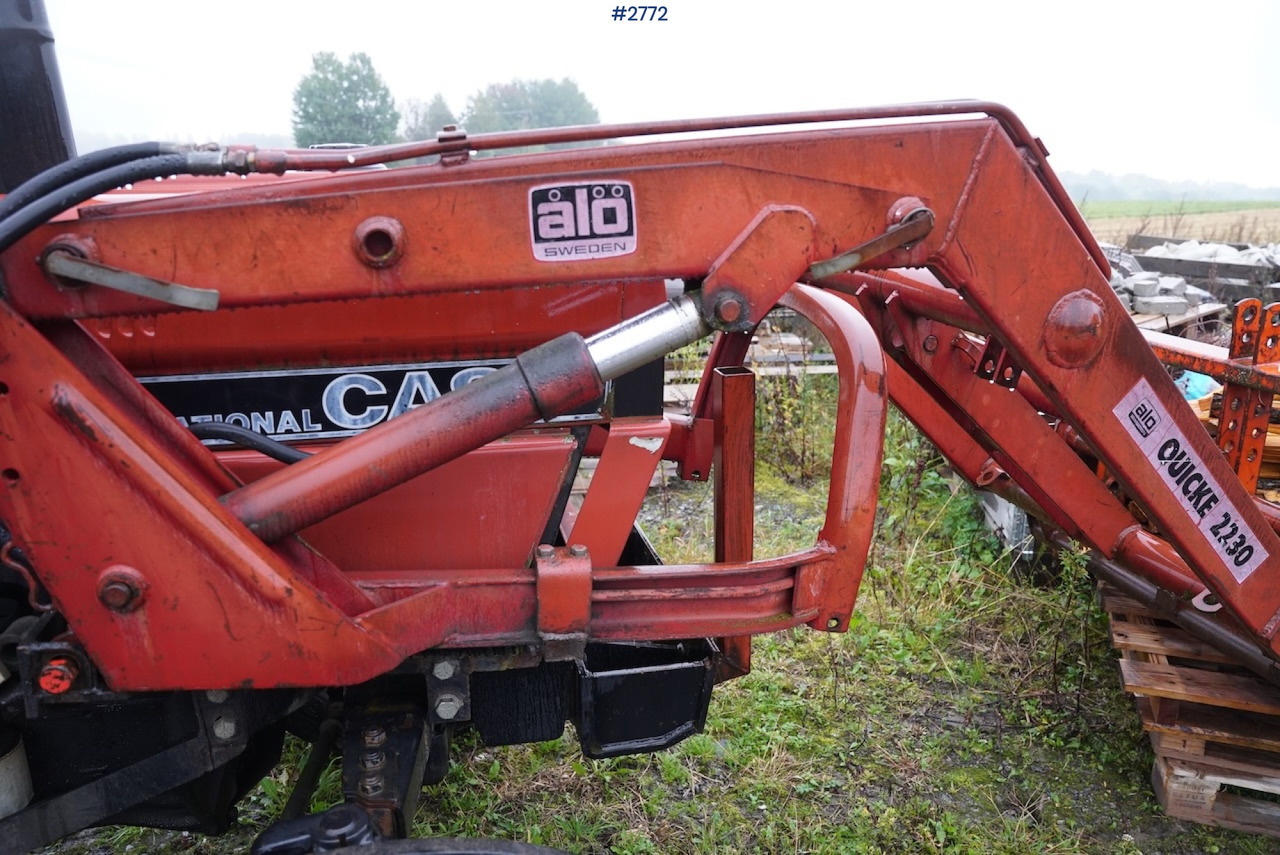 Tractor 1989 Case International 585 XL w/ Quicke Loader: foto 29