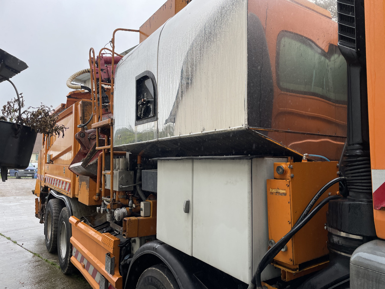Distribuidor de asfalto Renault Kerax 8x4 pata point a temps Mauguin: foto 9
