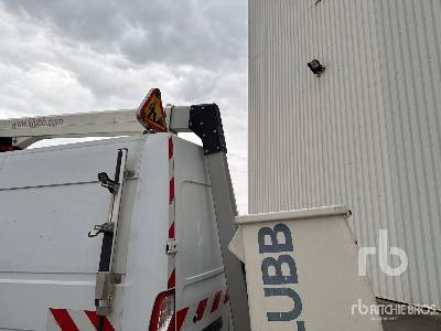 Camión con plataforma elevadora RENAULT MASTER Klubb K32 on Camion Nacelle: foto 34