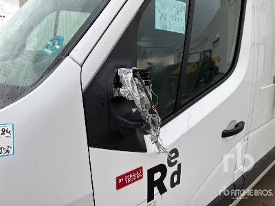 Camión con plataforma elevadora RENAULT MASTER Klubb K32 on Camion Nacelle: foto 41