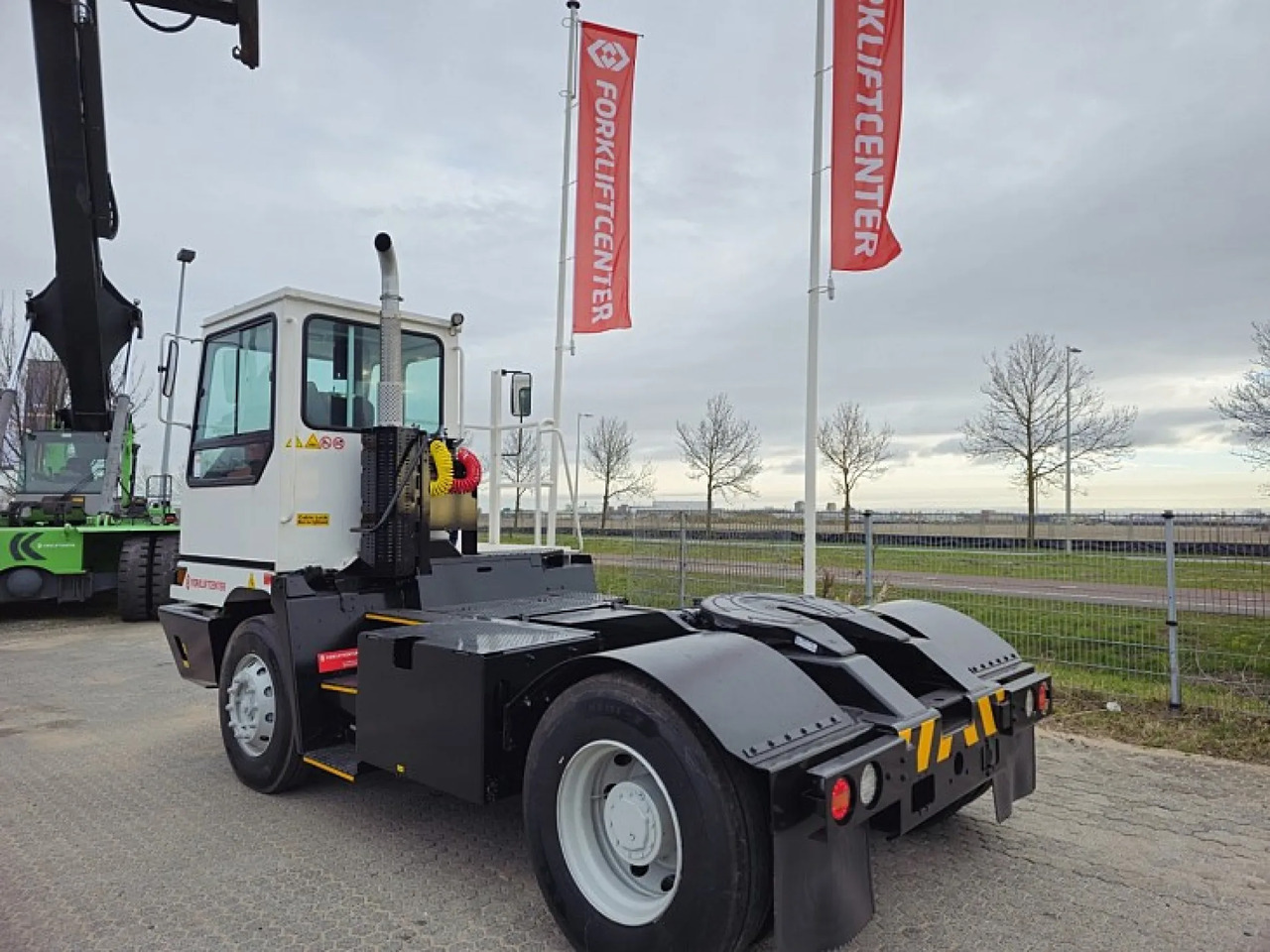 Tractor industrial TERBERG - YT220: foto 6