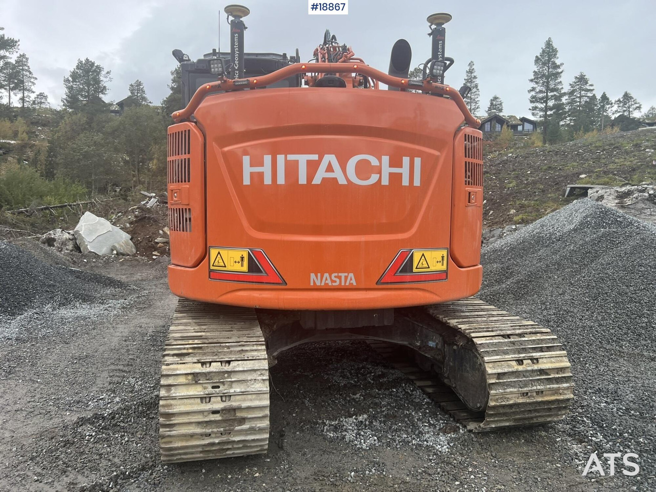 Excavadora Hitachi ZX135 US-7: foto 6