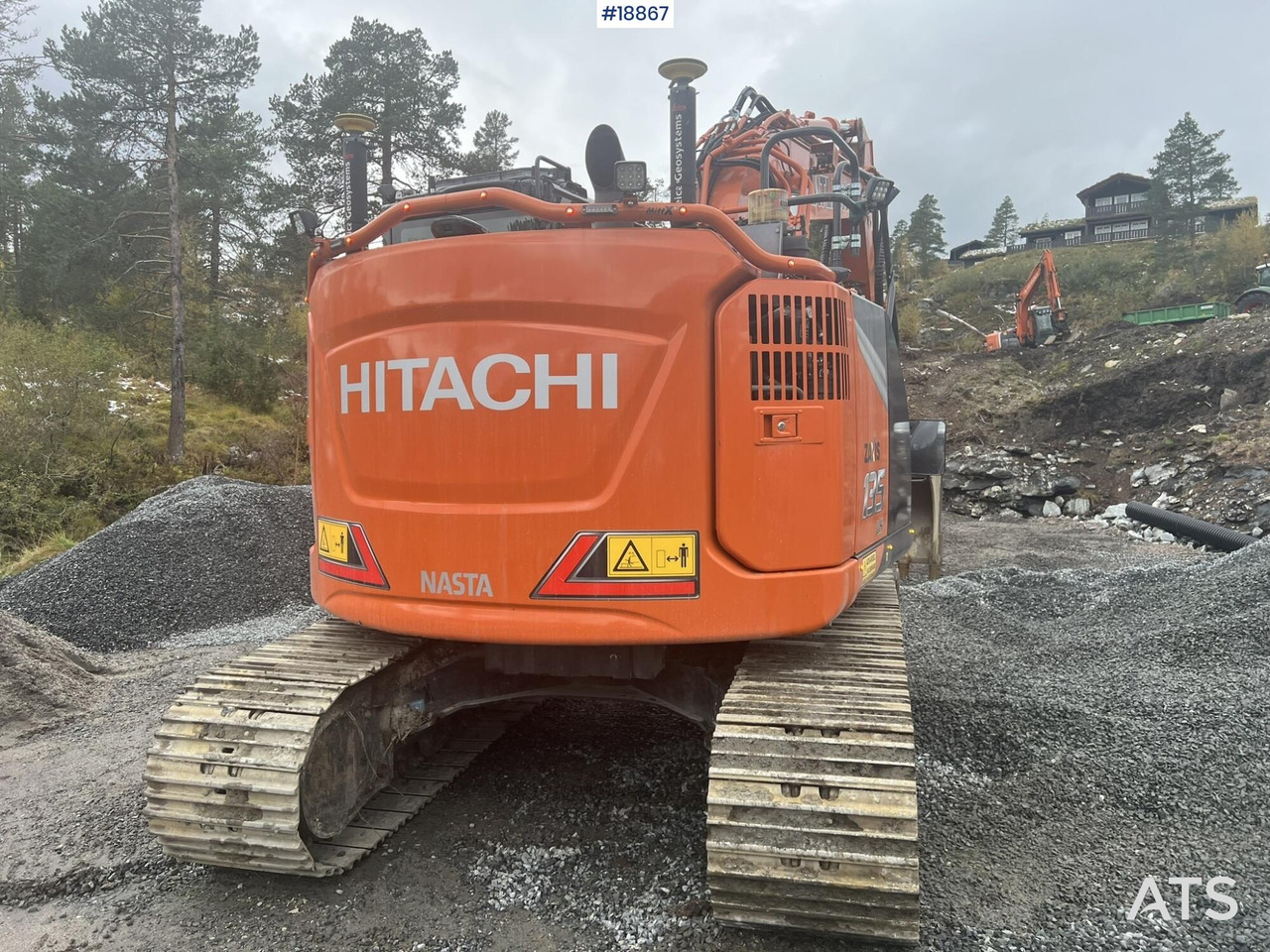 Excavadora Hitachi ZX135 US-7: foto 7