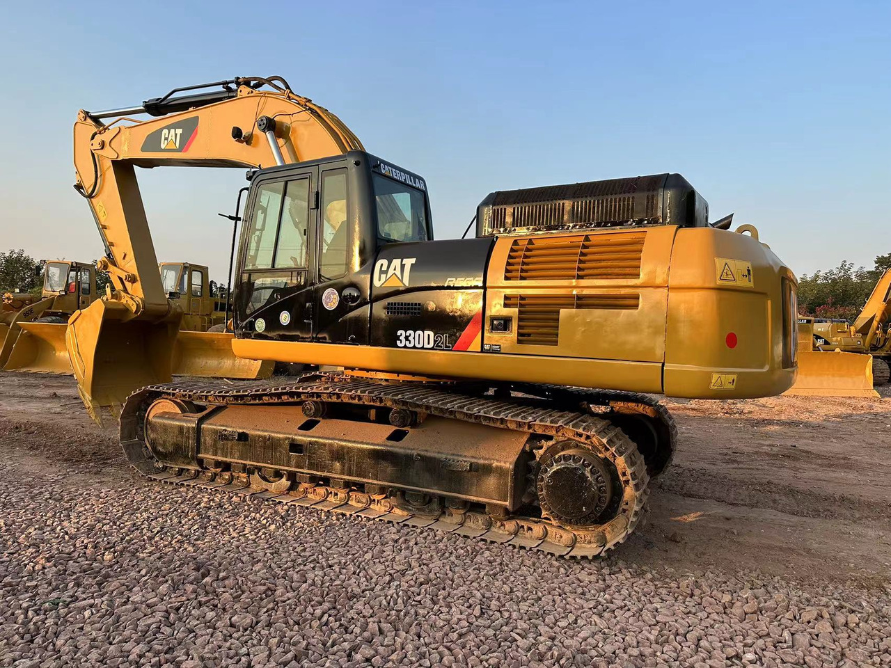 Excavadora de cadenas CATERPILLAR 330D: foto 6