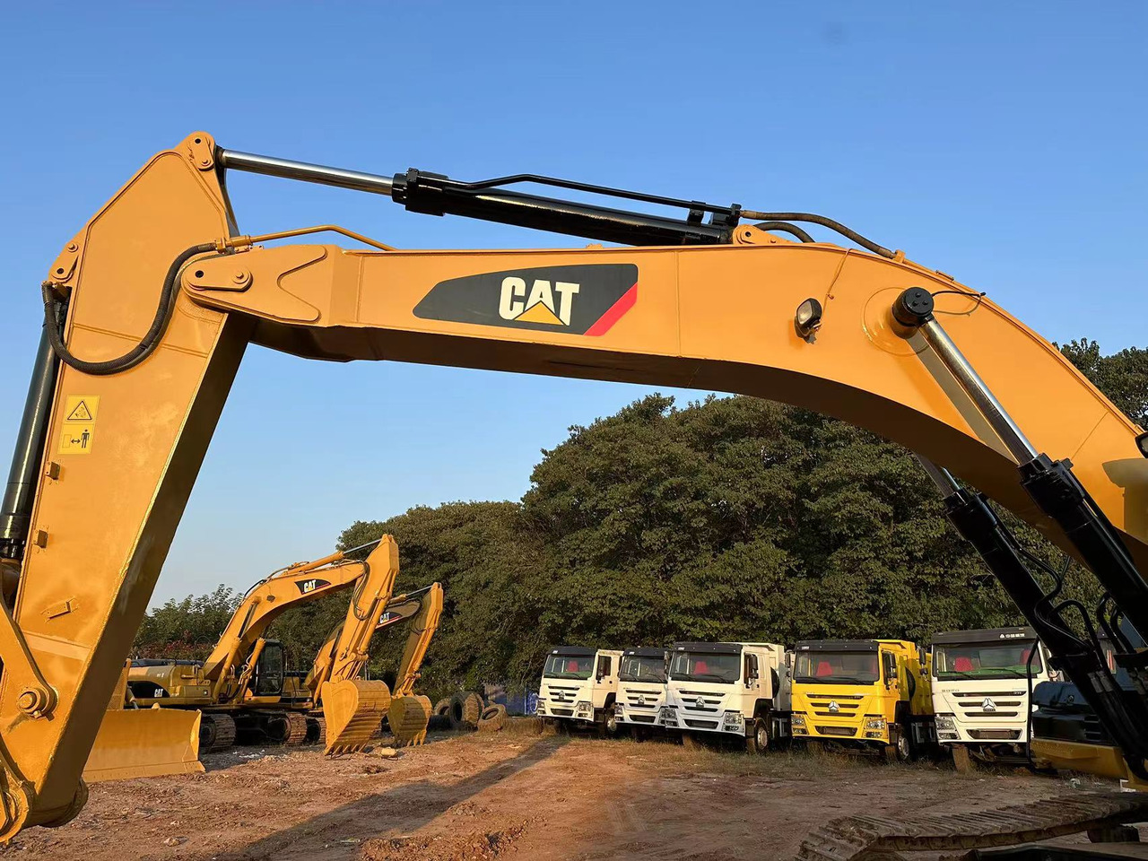 Excavadora de cadenas CATERPILLAR 330D: foto 11