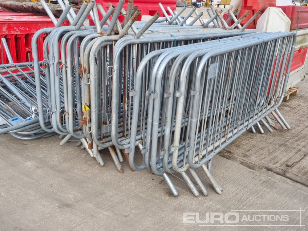 Equipo de construcción Bundle of Plastic Pedestrian Safety Barrier (5 of), Bundle of Metal Pedestrian Barrier (3 of), Bundle of Water Filled Barrier (3 of), Bundle of Plastic Mats: foto 24