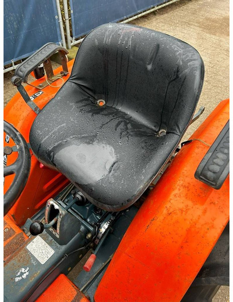 Tractor Kubota B1500: foto 12